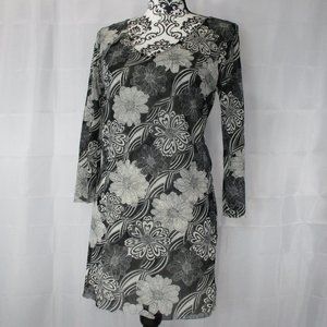 CABI BLACK/WHITE FLORAL TUNIC/DRESS SIZE LARGE